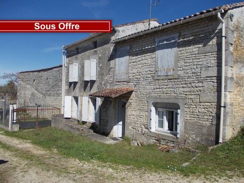 'EXCLUSIVELY' Sector of Rouillac Charente-style village house of 121 m2 to bring up to date with large outbuildings on enclosed land of 950 m2 in a village less than 10 minutes from Rouillac, 15 minutes from Jarnac and 25 minutes of Cognac. This offe...