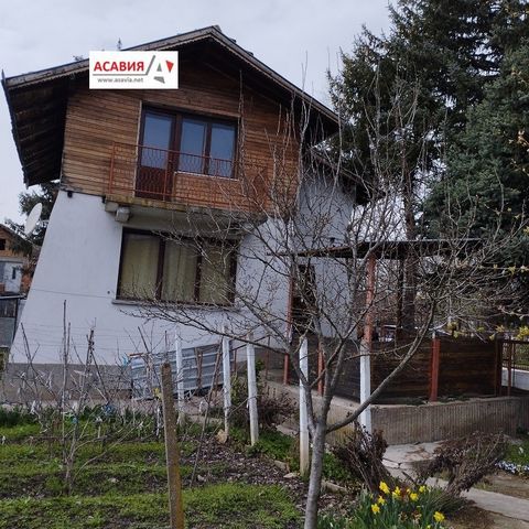 For sale is a house with a garage and a large yard at the beginning of the village of Gostilya. The house is brick, on two floors, stable construction with a slab between the floors. The property has the following location: 1st floor - kitchen, bedro...