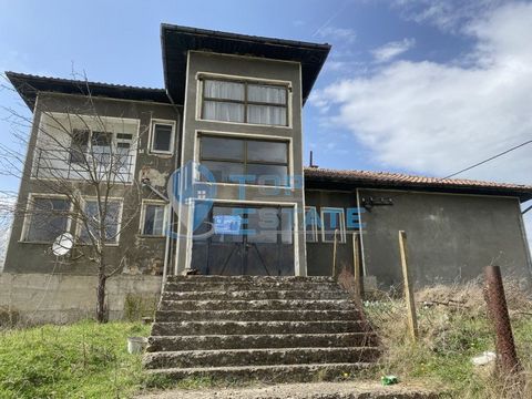 Top Estate Real Estate offers you a two-storey massive house with outbuildings in the village of Bebrovo, located 13 km northeast of the town of Elena. The offered property has two floors, the first floor consists of five rooms and a bathroom with to...