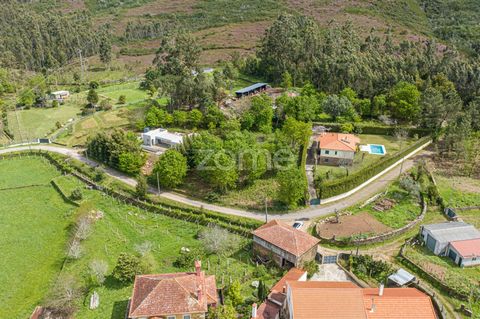 Identificação do imóvel: ZMPT566208 If you are looking for a noble, peaceful place with a unique landscape to build your dream home, you just found it! This remarkable property offers an excellent configuration, providing flexibility in the architect...