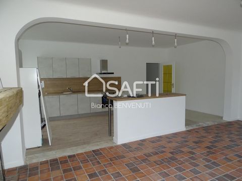 30 km from METZ and THIONVILLE, Luxembourg and Germany. In the immediate vicinity of the town of BOUZONVILLE, Located in the charming town of Freistroff, this pretty 5-bedroom apartment, completely renovated, enjoys a privileged location. Close to am...