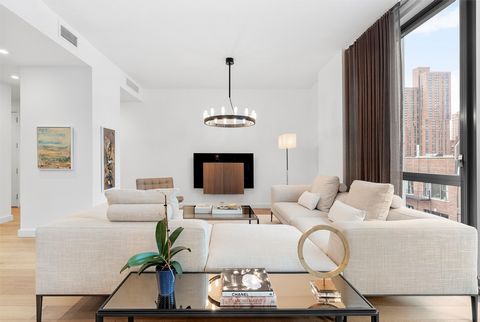 Bespoke Corner Condo in Prime Yorkville. Modern Elegance Redefined. Graced with stunning interiors and refined finishes, this sun-drenched 4-bedroom & home office, 3.5-bathroom home is where contemporary craftsmanship meets classic Upper East Side lu...