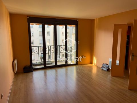 Type of sale: FREE LIFE ANNUITY - LES HESPÉRIDES SERVICE RESIDENCE Type of property : 1 room apartment Location: LYON 7 Bouquet : 10 150 € Pension: 840 € / month Seller Age: Lady 77 years old Market value: €135,000 Registration fees: €11,200 (indicat...