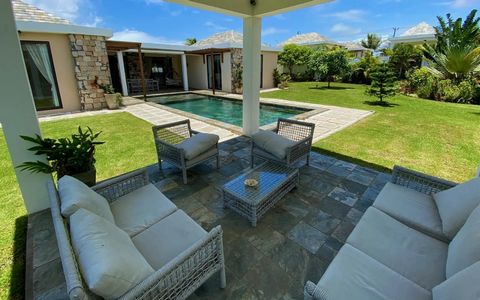 Discover this prestigious villa of 300 m², located in Grand Bay on Mauritius, and accessible to foreigners. Elegant and spacious, it consists of a kitchen, a living room and a dining room, opening onto a veranda, as well as 4 bedrooms with 4 en-suite...