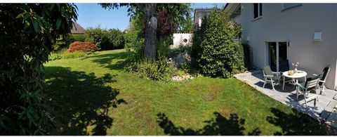 Very well-equipped holiday apartment approx. 60sqm² for a maximum of 3 guests including WiFi, waiting for you! Terrace and garden! Idyllic location in Oberdorf, a suburb of Langenargen - approx. 3 km from Lake Constance. The property is located in a ...