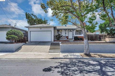 Adorable 3 bedroom 1 bath single story home with no rear neighbors. A little love and care will only add to its already exsisting charm. Well established neighborhood. Central location puts you close to freeway access , elementary school and shopping...