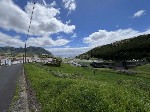 Plot for construction, located in a quiet area in Lomba do Cavaleiro, parish and municipality of Povoação, where you can enjoy its natural beauty and overlooking the sea. Excellent land with about 527.00m2, for the construction of a house with 130.00...