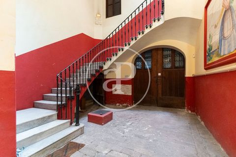 Aproperties is pleased to present this emblematic palace dating from around 1890, an architectural jewel adjacent to the prestigious Palacio del Temple, located in the charming neighborhood of Xerea, known for its proximity to the civic center of the...