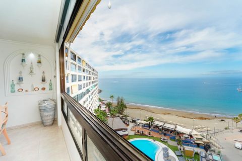 This exceptional property offers you the opportunity to live on the front line of the idyllic Patalavaca beach, where you can enjoy breathtaking panoramic views over the sea and witness the spectacular sunsets. Conveniently located on the 10th floor ...