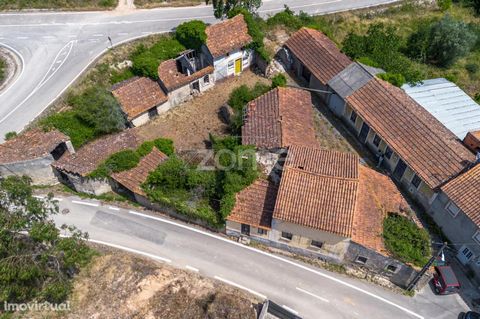 Propiedad ID: ZMPT557791 Chalet en planta baja para recuperar, de tipología T2. Situado en Murteira, en la parroquia de Antuzede y Vil de Matos, a 6 minutos de Coimbra. Esta propiedad tiene un despliegue de 91m2, en una parcela de 291 m2; 65m2 como s...