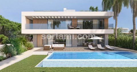 Modern luxurious villa under construction between Quinta do Lago and Vale do Lobo. High quality finishes. Excellent investment opportunity, still with the possibility to change the finishes of the house at this stage. Garage with parking for four car...