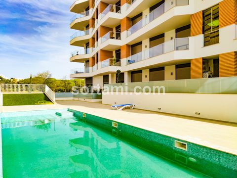 Unique Opportunity! Luxurious apartment close to the beach of Quarteira! The apartment is situated within a private condominium with swimming pool, here you find everything you are looking for in a property, walking distance from the beach, south fac...