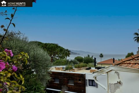 Saint Jean Cap Ferrat downtown, Provencal villa of 210 m2 (approximately 2,260 sq ft) in need of a complete renovation, plus a basement of 87 m2 (about 936 sq ft) including a large 31 m2 (approximately 334 sq ft) garage.  Perfectly located just a two...