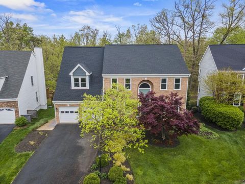 First time on the market is a beautiful, fully renovated home in sought-after Sycamore Ridge. At over 5800 square feet, the home features an open floor plan with 5-inch oak plank flooring on the main and upper levels, high ceilings, and high-end fini...