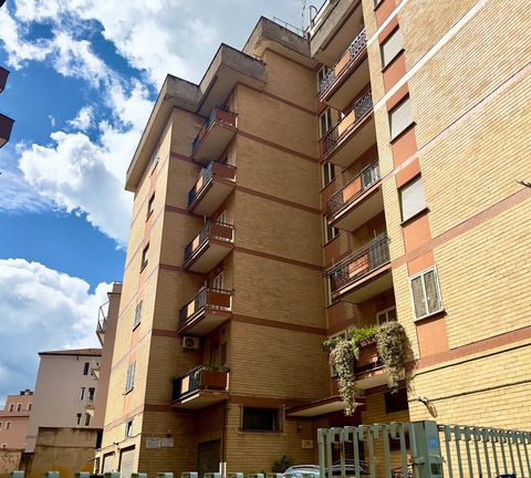 Monterotondo - Viale Mazzini - we offer for sale a 105 m2 apartment, in the center, with excellent brightness and in a private setting. The house on the fourth floor served by a lift, is composed of a comfortable entrance, a large living room, a kitc...