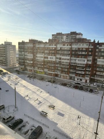 Без комиссии!!!Заезд возможен в конце марта. Сдается на длительный период квартира 34 кв м. Мебель и техника прилагается. Субаренда запрещена. Хороший ремонт, просторная. Рядом детский сад 175, средне образовательная школа 57, 40. Остановки обществен...