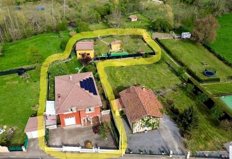 Trouvez votre maison idéale à la campagne au bord de la rivière Curueño !~Vous rêvez d'une maison au calme en pleine nature ? Cette magnifique maison de campagne dans la province de León pourrait être votre prochaine maison idéale.~~**Emplacement pri...