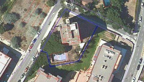 ¿Buscas un local comercial para hacer realidad tu negocio? ¡Lo tenemos para ti! Estupenda oportunidad de adquirir en propiedad este local comercial a reformar y convertirlo en el negocio que siempre has querido con acceso independiente desde calle y ...