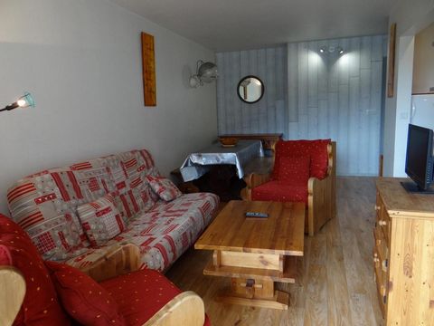 The Residence Les Aloubiers is situated in the Balcon district in the ski resort of Villard de Lans. Ski slopes are at the foot of the residence. You will have main shops, restaurants and Ski School close to the residence. You will be near all amenit...