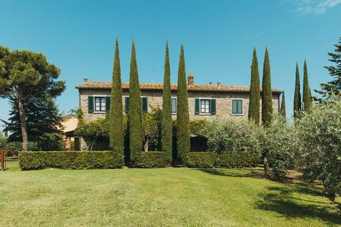 Esta casa de vacaciones de 2 dormitorios en Cortona puede acomodar a una familia o un grupo de 4. Es parte de la Toscana 