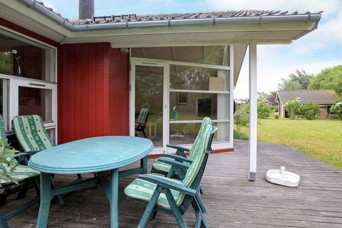 Well-kept cottage on lovely grounds with two terraces with garden furniture and barbecue. The house has air / air heat pump and wood stove. Minor purchases can be made at the nearby campsite during the summer. Langø has a cozy fishing and marina appr...