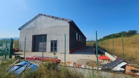 Industrial premises for sale in Gledka district, near the former Breza plant. The property consists of a hall and an adjacent plot. The hall has an area of 440 sq.m and has a height of 6 to 8 meters. The plot to the property has an area of 800 sq. Th...