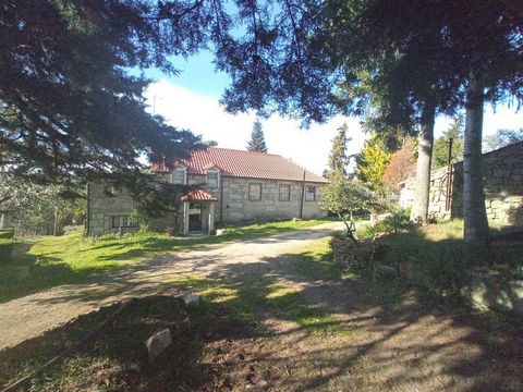 AGRICULTURAL ESTATE 22 HECTARES, 3 houses, indoor swimming pool, winery and agricultural support houses The property has a tourist (agrotourism) and agricultural potential. Estate with 22 hectares (225102m²), located in the municipality of Celorico d...