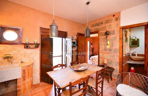 GALLIPOLI - LECCE - SALENTO In Gallipoli, at the entrance of the beautiful city, in a quiet and private area, we are pleased to offer for sale a property of about 12.000 sqm, two residential units, two multipurpose rooms and large porches. The struct...