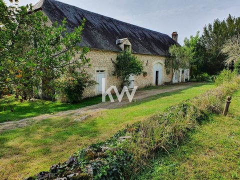 Located in the Dordogne valley, on a major tourist site., with a magnificent view of the valley Stone barn of about 300 m2 on the ground, part of which is arranged: a house on 2 levels of about 110 m2 composed on the ground floor: a kitchen, shower r...