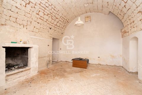 APULIA - BARI - POLIGNANO A MARE In the countryside of Polignano a Mare we have the ideal solution for those looking for a property to be used as a residence or as an accommodation business. The structure is perfect for those who wish to invest in ex...