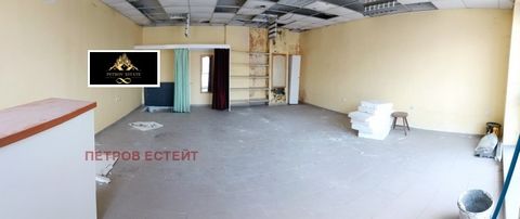 We offer a commercial premise located in the center of Velingrad. With an area of 43 sq.m, and the storage room has an area of 32 sq.m., with two toilets. For more information and viewings call ... We have different properties according to your needs...