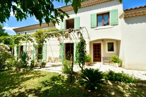 Dpt Bouches du Rhône (13), à vendre SAINT REMY DE PROVENCE maison P5 de 168 m² - Terrain de 3 206,00 m²