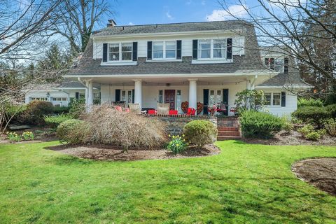 Tuscan countryside meets the Hamptons in this thoughtfully renovated Dutch Colonial set high atop Park Road in the Greenacres section of Scarsdale. Immerse yourself in summer's embrace with the private gunite saltwater pool and spa, perfect for sun-k...