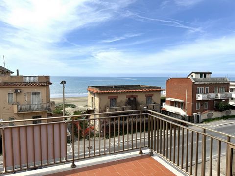 SEAFRONT, on the Lungomare degli Ardeatini, we offer for sale a delightful apartment of 75 square meters, with a terrace of about 30 square meters inserted in a curtain building of 1987. The property, located on the second floor, enjoys a fantastic s...