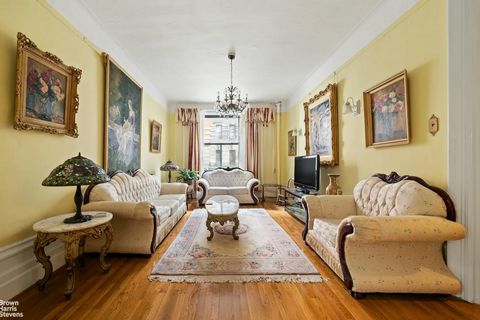 Discover rare prewar grandeur on the enchanting tree-lined West 111th Street, nestled in the heart of vibrant Morningside Heights. This sprawling Classic 6 residence, rarely available, presents an exceptional opportunity within a landmarked, financia...