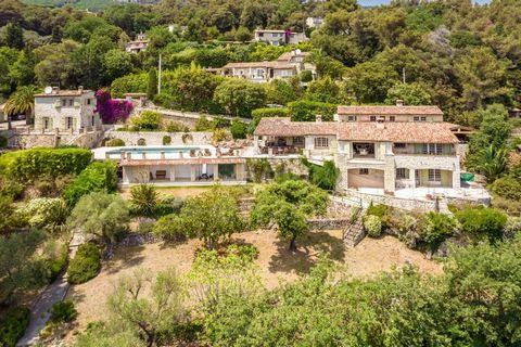 Plenty of authenticity and character for this beautiful property recently renovated in pure provence style, offering a main house and a guest house, with panoramic views down to the sea, located in quiet and peaceful area only 1.6km from this most ch...