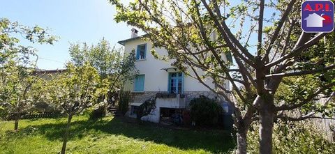 EXCLUSIVELY ! You will appreciate the clarity as well as the charm of this detached house. Type 5, located on the heights of Foix, in a quiet and secluded area, it is composed on the ground floor, a living room, a dining room, a kitchen giving access...