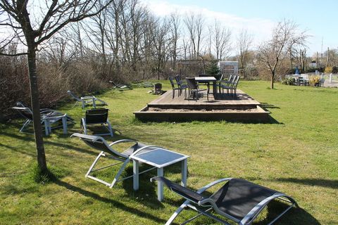 This 2-bedroom apartment in Wiek accommodates 4 people and is perfect for families with children. Evenings are relaxing on the terrace with an enjoyable barbecue. Juliusruh (7 km) has a nice sandy beach to have fun with the children. Port Wiek is onl...