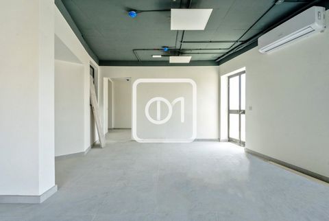 110sqm office space for sale in Kappara. Attractive medium sized office for sale located in prime Kappara area with extensive views. The property is being sold finished with an internal area of 110 sqm and an external area of 11 sqm. Freehold. This o...