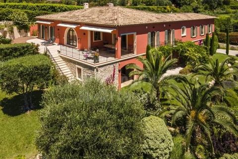 Located in a commanding position in one of the most desirable areas of Mougins, this stunning property in perfect condition offers 545m² living space within beautifully landscaped grounds of 6000m² with a heated swimming pool (14m x 5m), several frui...