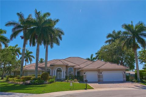 Experience luxury living like never before in the prestigious Weston Hills. This remarkable estate presents a rare opportunity to own a slice of paradise nestled within the exclusive enclave. Boasting an expansive and premium lot, this home offers un...