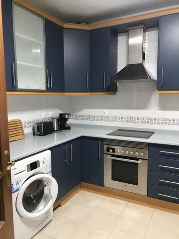 House with ground floor, first floor and second floor, 2 bedrooms with double bed, one of them en suite. The rooms are located one on the first floor and the fourth suite on the second floor. Two complete bathrooms in total + a guest toilet on the gr...