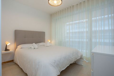 Excellent location, next to the Eurostars Oasis Plaza Hotel, fantastic apartment and local accommodation with 1 bedroom with double bed, sofa bed in the living room, balcony, air conditioning, new and comfortable, wi-fi and cable TV, fully equipped a...