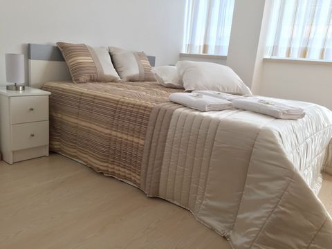Excellent location, next to the Eurostars Oasis Plaza Hotel, fantastic apartment and local accommodation with 1 bedroom, new and comfortable, wi-fi and cable TV, fully equipped and modern. With closed garage, 50 meters from the beach, 100 meters from...