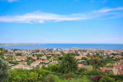 On the hill of Golfe-Juan, in a quiet area, magnificent project for a contemporary villa of 355 m2 in total. Accommodation including on the ground floor a large living room of 47m2, an en-suite master bedroom with dressing room + bathroom, an indepen...