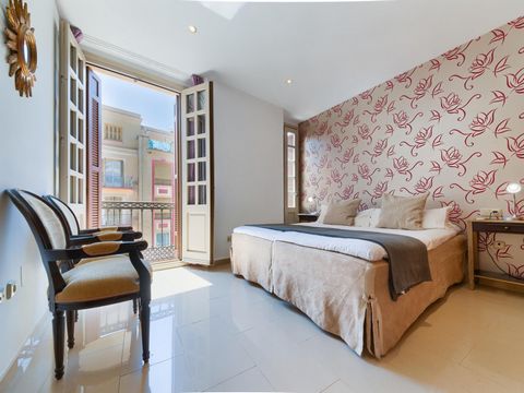Our Holidays2Malaga Lazcano apartment is located in the old town, right on Plaza Mitjana, next to c/Marqués Larios. Thyssen Musseum is about 500 meters away, Picasso Musseum less than 600 meters. Picasso's Born house is located about 800 meters. The ...
