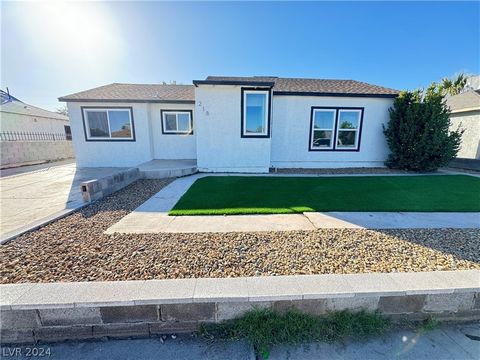 Nestled within the vibrant landscape of Las Vegas, this meticulously remodeled home, originally constructed in 1949. Set against the backdrop of the city's ever-evolving skyline, this residence seamlessly blends mid-century charm with contemporary co...