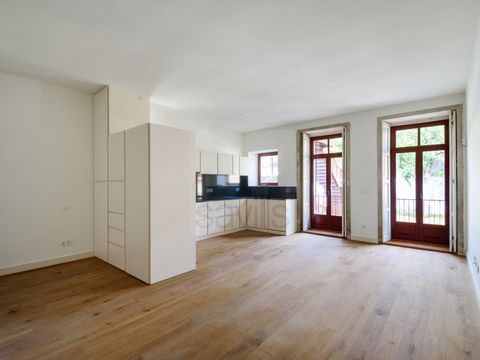 Studio apartment on Rua de São Victor comprising entrance hall, a bathroom and an open-plan living/dining room and kitchen leading out onto a balcony with access to a garden of around 60 sqm. This flat is part of the new São Victor project, located i...