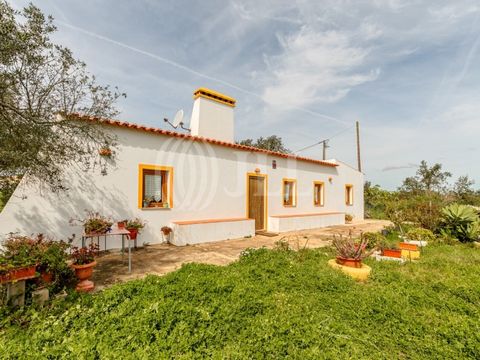 Monte (traditional farmhouse) with a 2-bedroom villa in Santigo do Cacém, with a 3500 sqm plot of land. The Monte has been completely rebuilt (2014) with a two-bedroom villa, with a gross constructed area of 100 sqm. It is equipped with a solar panel...