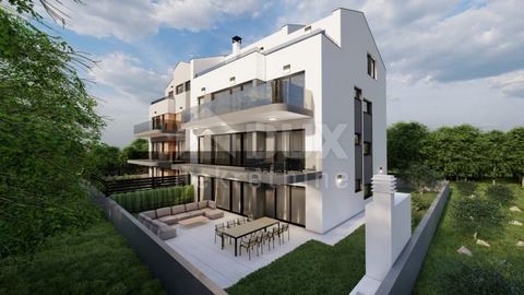 Location: Istarska županija, Rovinj, Rovinj. ISTRIA, ROVINJ - Penthouse in a new building, 1 km from the sea and 2 km from the city center. A penthouse under construction is for sale just 1000 m from the beautiful beaches of Rovinj. The total area of...